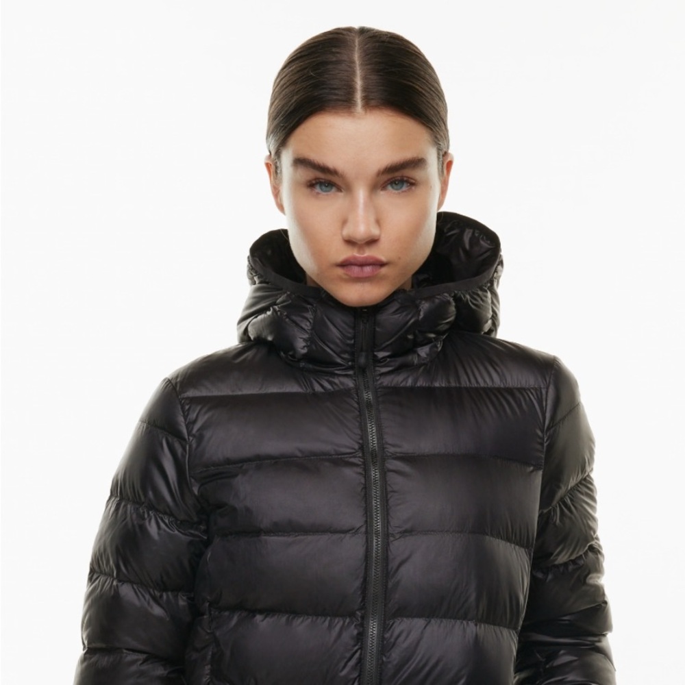 Artizia TNA ‘The Little Puff’ packable jacket. Size xxs black.